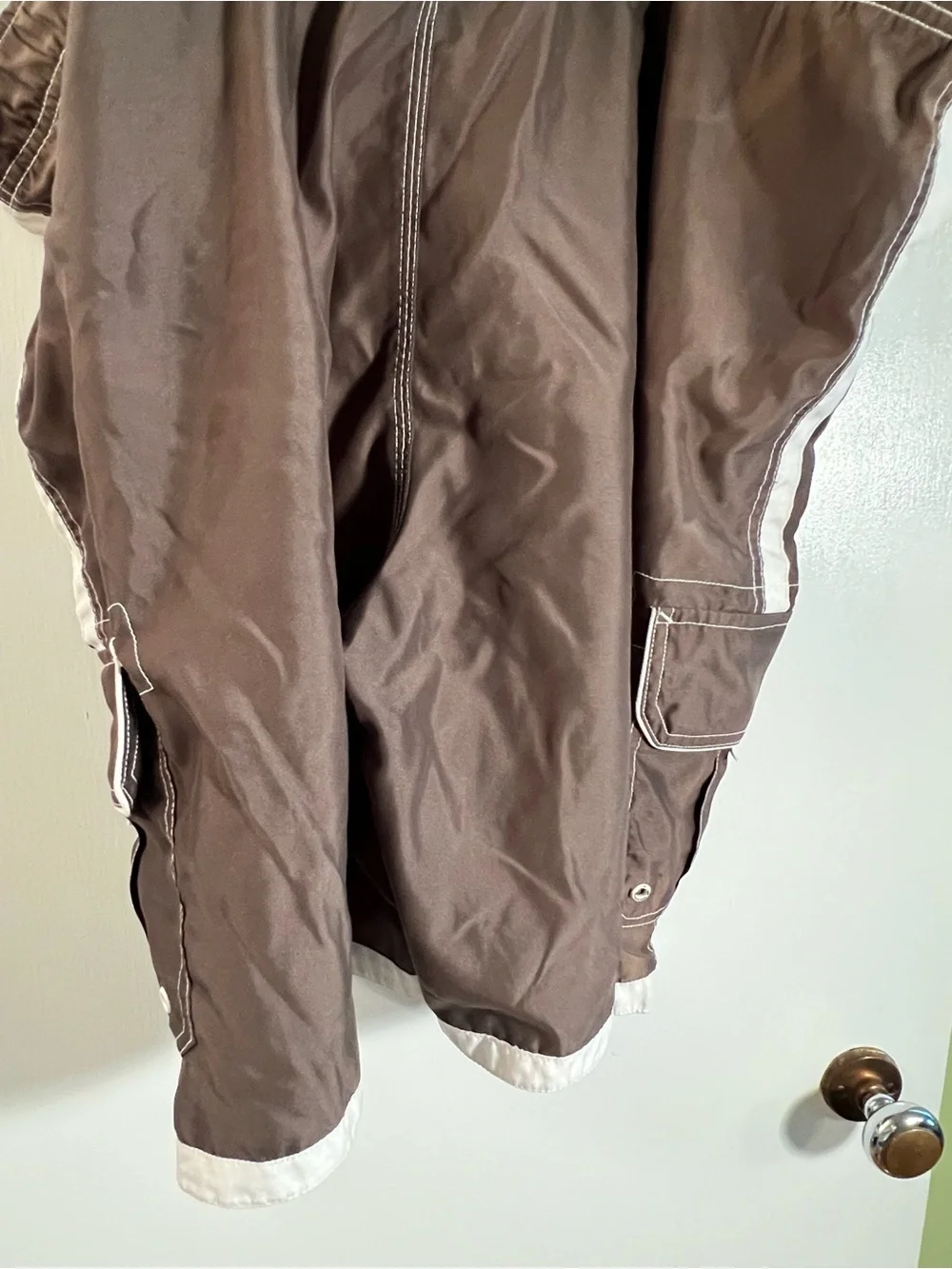 Joe Boxer Men’s Size XXL Swim Trunks Brown White Side Stripe Cargo Pockets